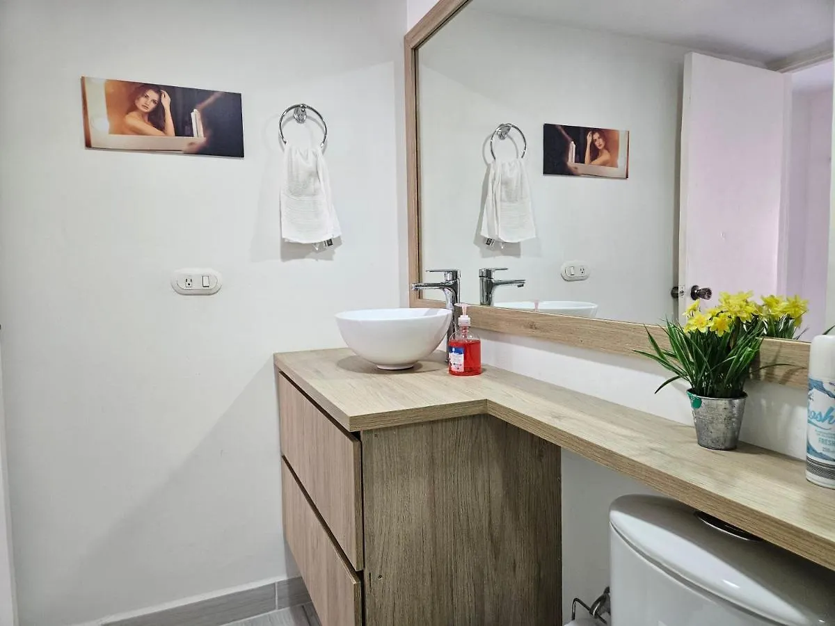 Beautiful Studio Apartment In The Heart Of The Poblado Medellin 0*,